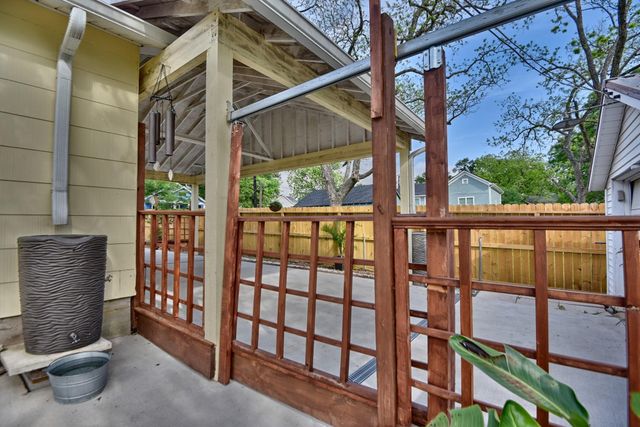 905 Clinton Street, Brenham, TX 77833