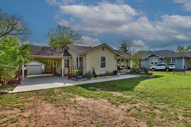 905 Clinton Street, Brenham, TX 77833