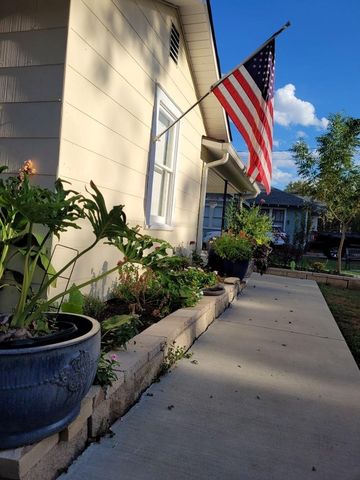 905 Clinton Street, Brenham, TX 77833