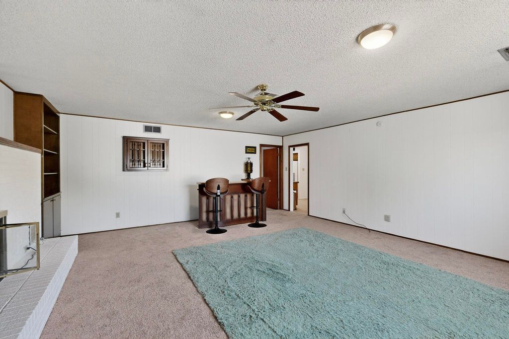 Image 15 of property listing at 4013 Pitt Street NE, Albuquerque, NM 87111