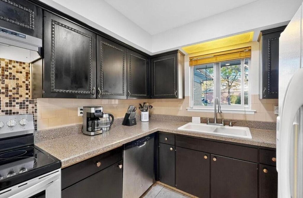 Image 19 of property listing at 4013 Pitt Street NE, Albuquerque, NM 87111