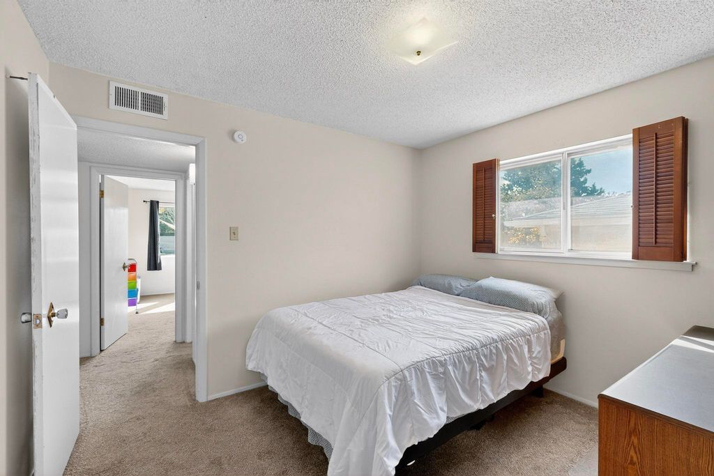 Image 35 of property listing at 4013 Pitt Street NE, Albuquerque, NM 87111