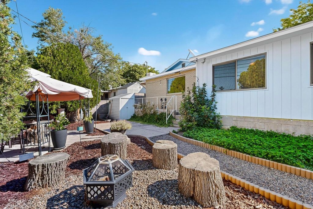 Image 54 of property listing at 4013 Pitt Street NE, Albuquerque, NM 87111