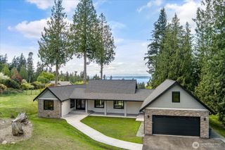 4306 Quaternary Road, Clinton, WA 98236
