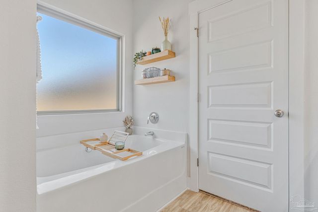 1222 Fenwick Ct, Cantonment, FL 32533