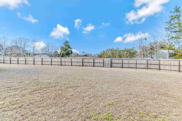 1222 Fenwick Ct, Cantonment, FL 32533