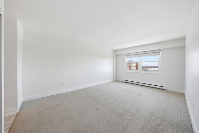 141 N La Grange Road 806, La Grange, IL 60525