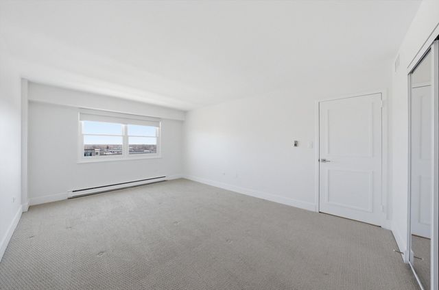 141 N La Grange Road 806, La Grange, IL 60525