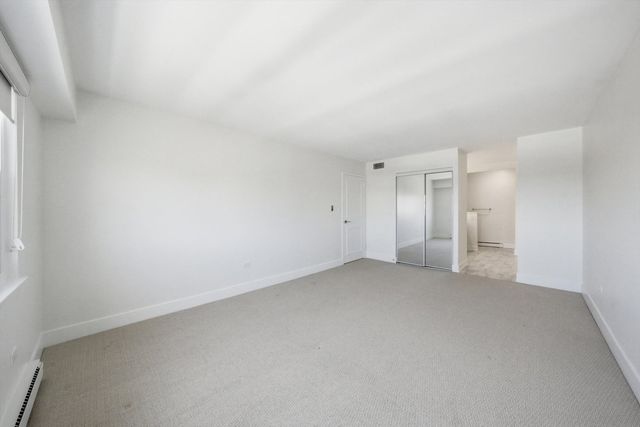 141 N La Grange Road 806, La Grange, IL 60525