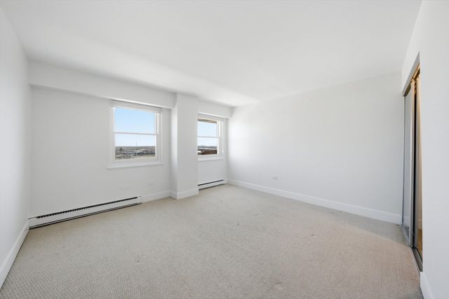 141 N La Grange Road 806, La Grange, IL 60525