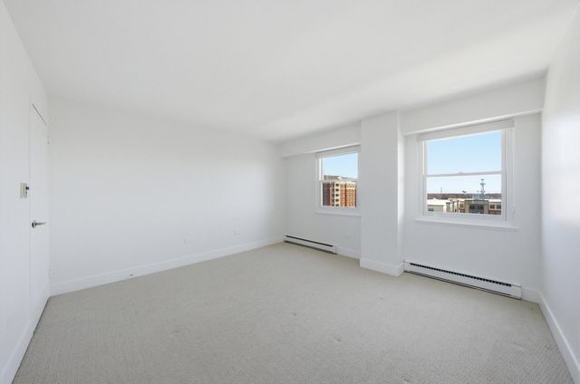 141 N La Grange Road 806, La Grange, IL 60525