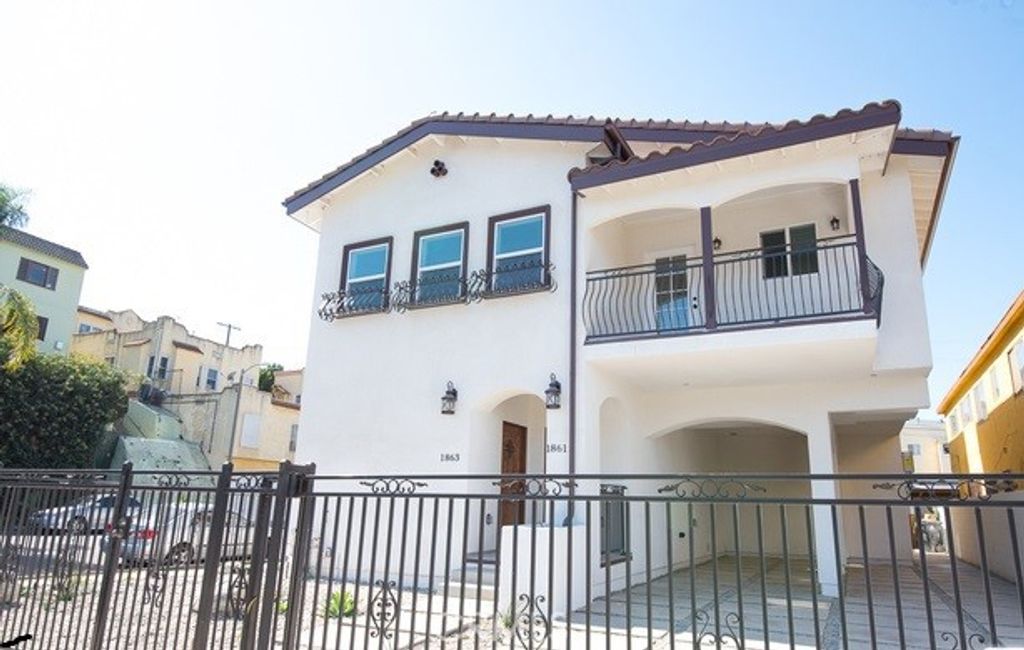 1861 S Longwood Avenue, Los Angeles, CA 90019
