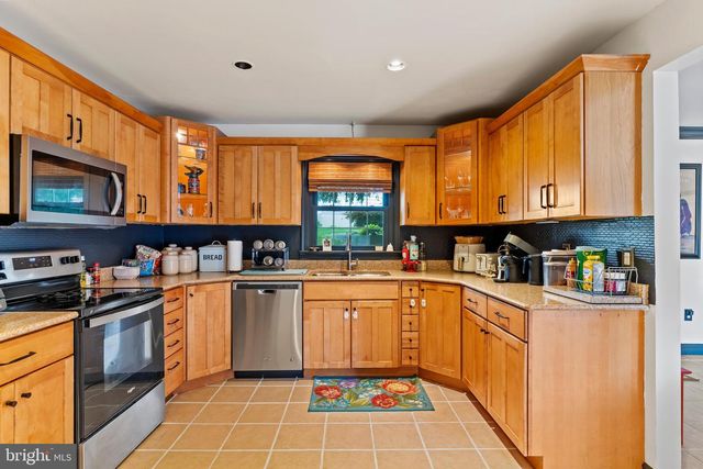 2 BRENTWOOD RD, Camp Hill, PA 17011