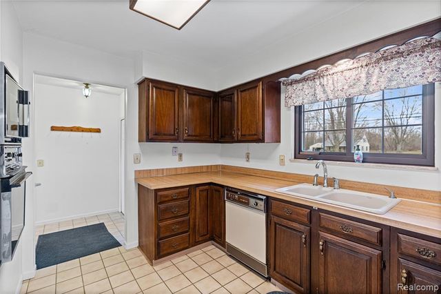 9080 E Lippincott Boulevard, Davison, MI 48423