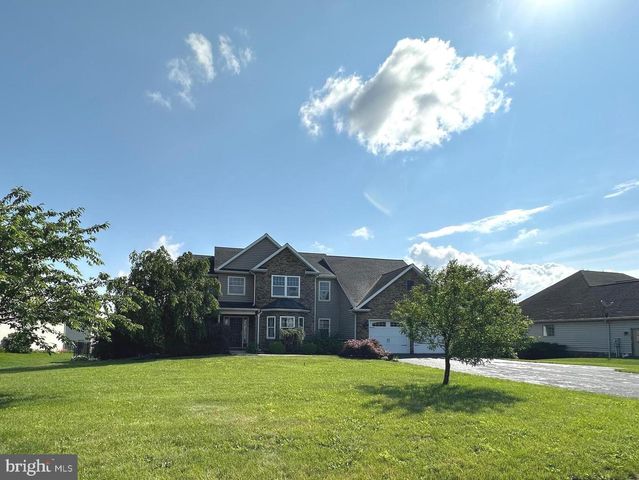 455 EUGENE DR, Chambersburg, PA 17202