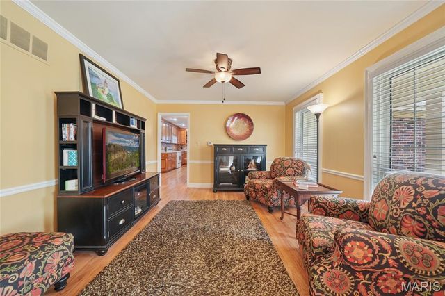 1047 Camargo Drive, Ballwin, MO 63011