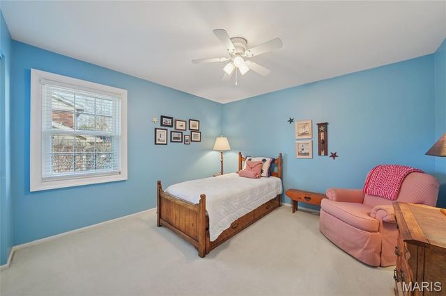 1047 Camargo Drive, Ballwin, MO 63011