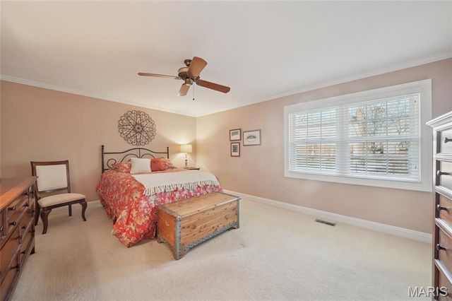 1047 Camargo Drive, Ballwin, MO 63011