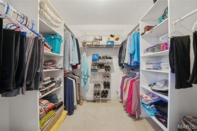 1047 Camargo Drive, Ballwin, MO 63011