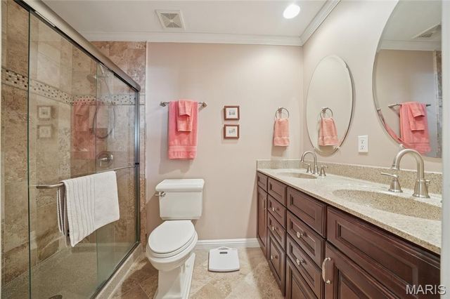 1047 Camargo Drive, Ballwin, MO 63011