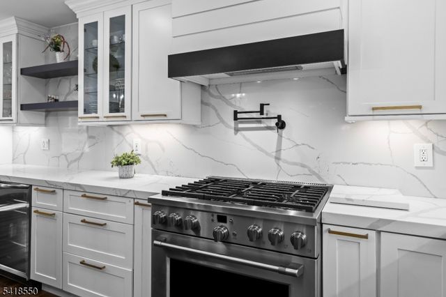 31 Mockingbird, Allamuchy Twp., NJ 07840