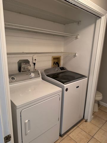 887 Wellman Ave 887, Chelmsford, MA 01863