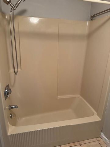 887 Wellman Ave 887, Chelmsford, MA 01863