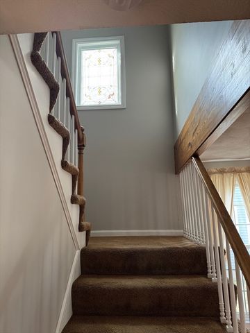887 Wellman Ave 887, Chelmsford, MA 01863