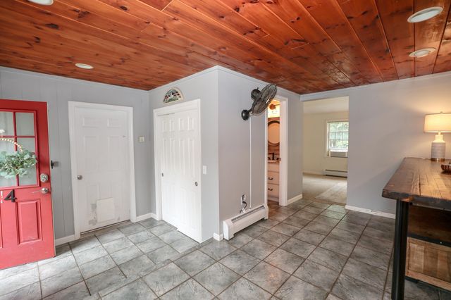 14 Pinewood Drive, Amherst, NH 03031
