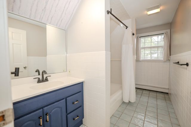 14 Pinewood Drive, Amherst, NH 03031
