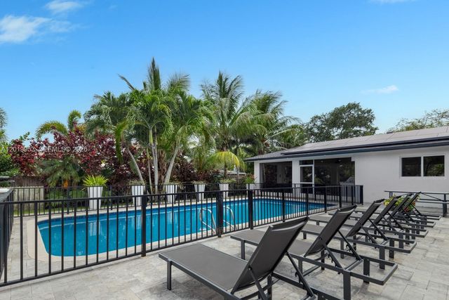 600 NE 4th Street, Pompano Beach, FL 33060