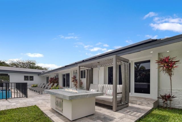 600 NE 4th Street, Pompano Beach, FL 33060