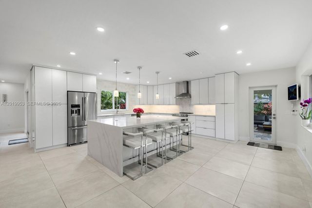 600 NE 4th Street, Pompano Beach, FL 33060