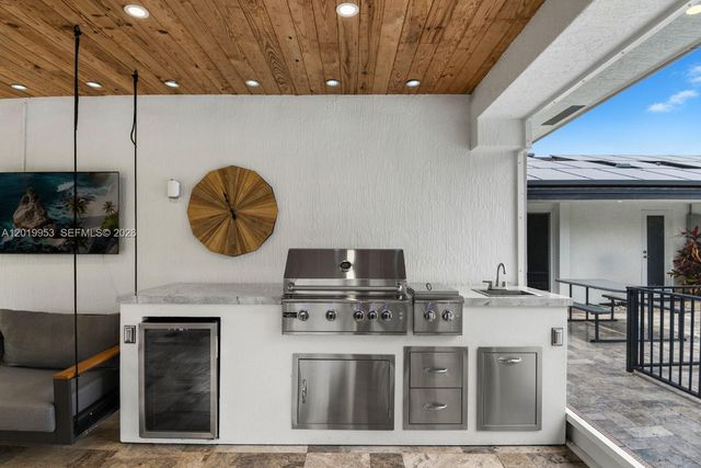 600 NE 4th Street, Pompano Beach, FL 33060