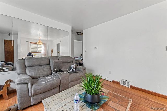 1229 S Deacon Street, Detroit, MI 48217