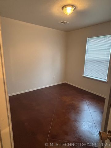 523 N Irvington Avenue, Tulsa, OK 74115