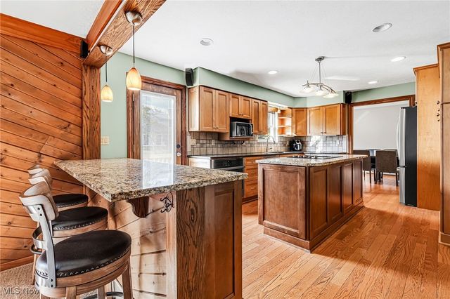 292 Eric Lane, Wadsworth, OH 44281