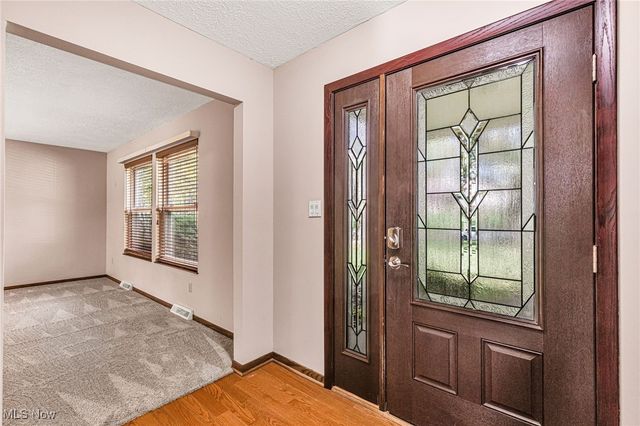 292 Eric Lane, Wadsworth, OH 44281