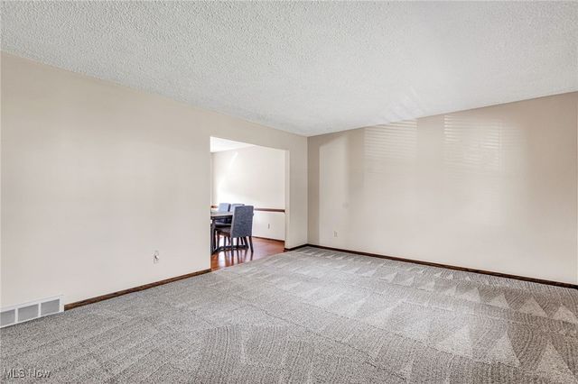 292 Eric Lane, Wadsworth, OH 44281