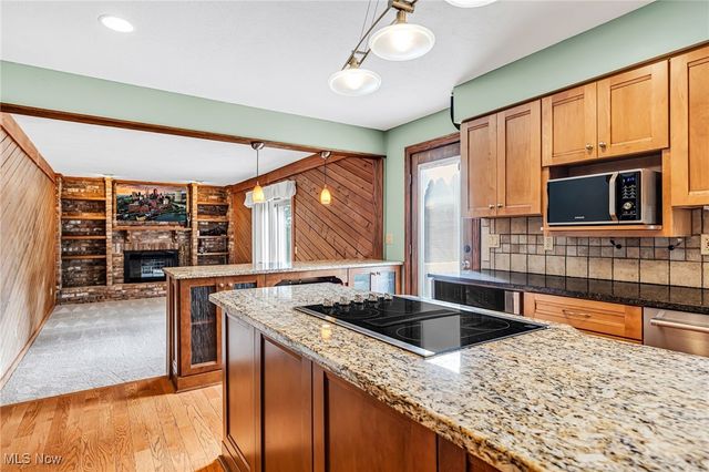 292 Eric Lane, Wadsworth, OH 44281