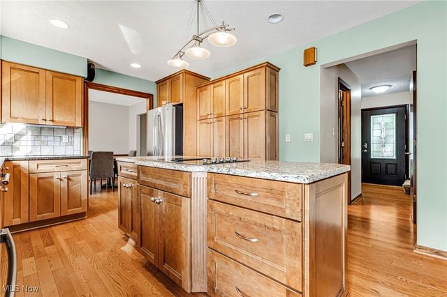 292 Eric Lane, Wadsworth, OH 44281