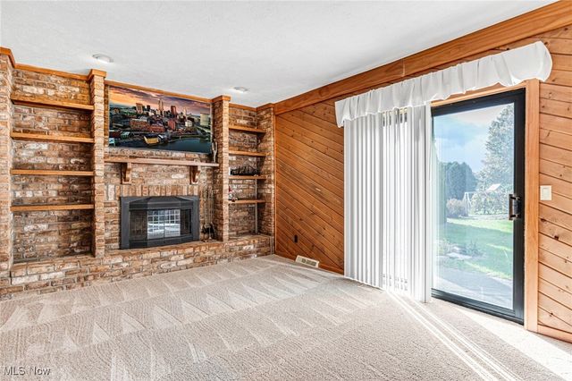 292 Eric Lane, Wadsworth, OH 44281