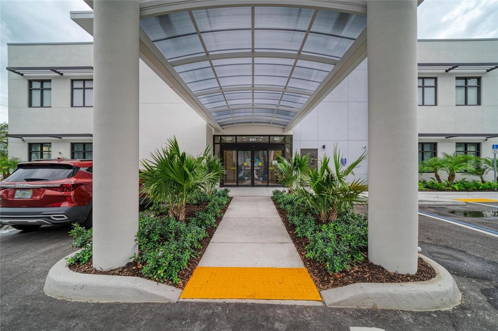 201 5TH AVENUE DRIVE E, BRADENTON, FL 34208 — photo 5