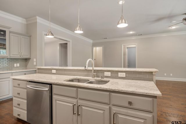 3854 Hogan Dr, Tyler, TX 75709
