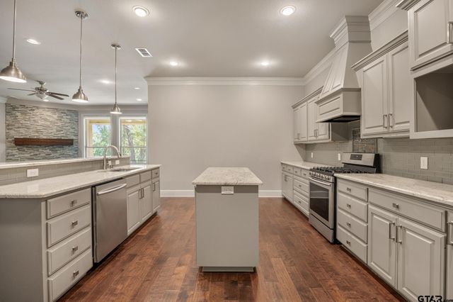 3854 Hogan Dr, Tyler, TX 75709