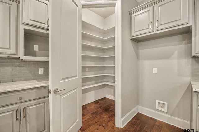 3854 Hogan Dr, Tyler, TX 75709