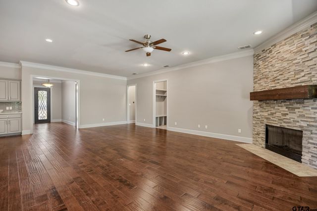 3854 Hogan Dr, Tyler, TX 75709