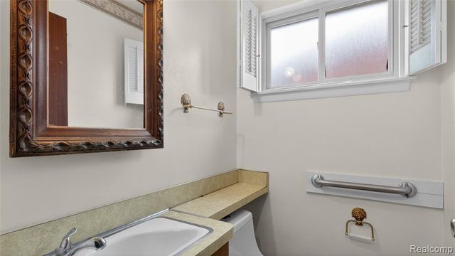 29442 Pinto Drive, Warren, MI 48093