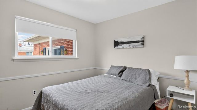 29442 Pinto Drive, Warren, MI 48093