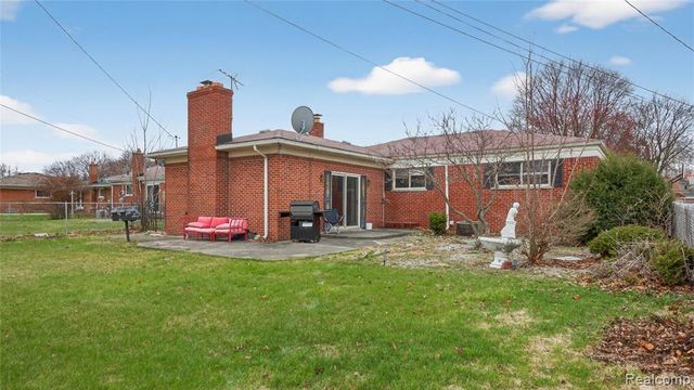 29442 Pinto Drive, Warren, MI 48093